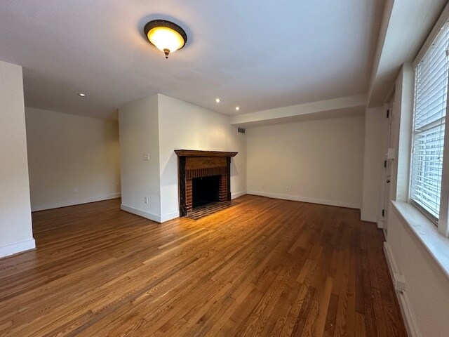 Building Photo - 817 N Elm St