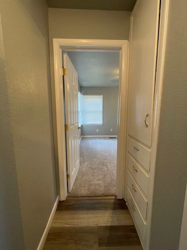Building Photo - Welcome Home!!