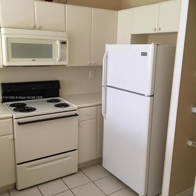 Building Photo - 1536 SE 25th St