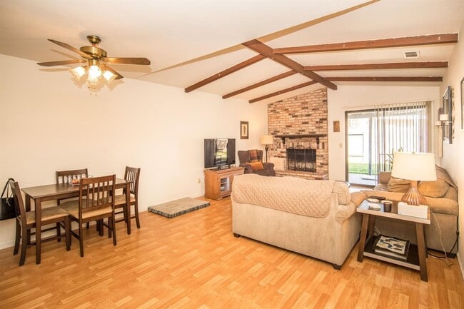 Building Photo - Southwest Woodland Home For Rent