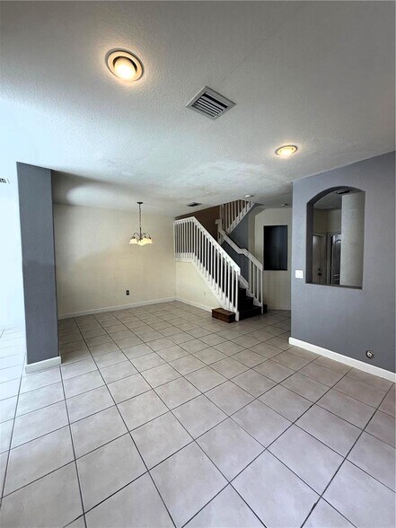 Building Photo - 15030 SW 9th Ter