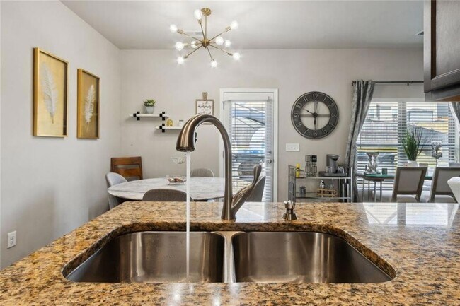 Building Photo - 151 Humphry Ct