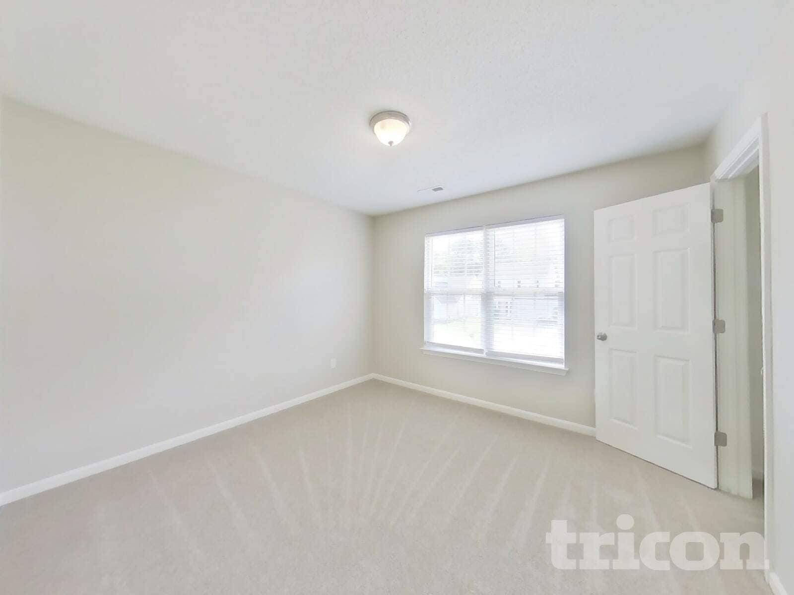 Building Photo - 1787 Mission Oaks St