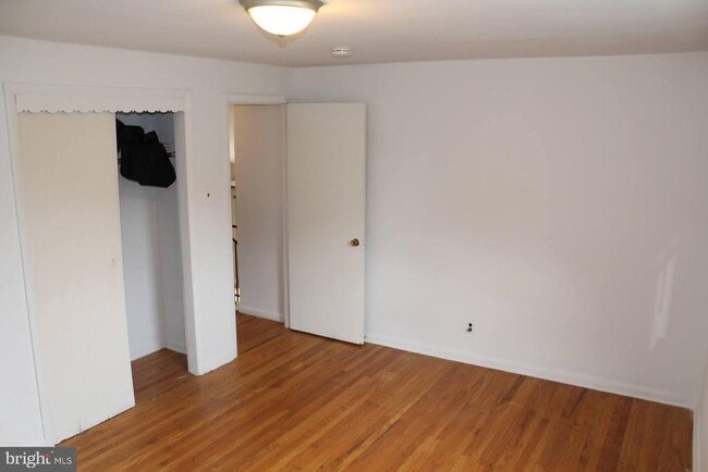 Building Photo - 608 Whitman St