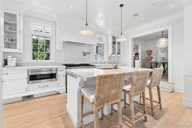 Building Photo - 60 Old Town Crossing