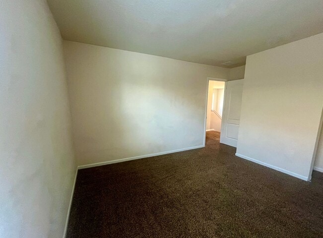 Building Photo - 131 Ashwood Cir