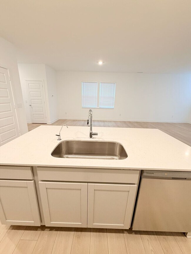 Building Photo - 891 Norfolk Ln