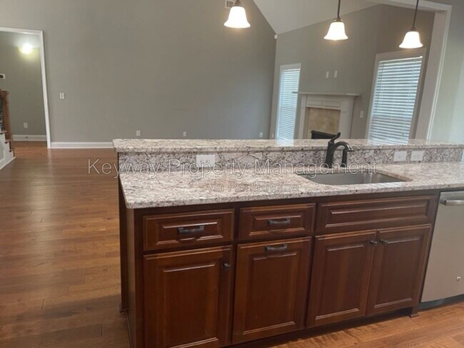 Building Photo - 3167 Lake Norman Dr