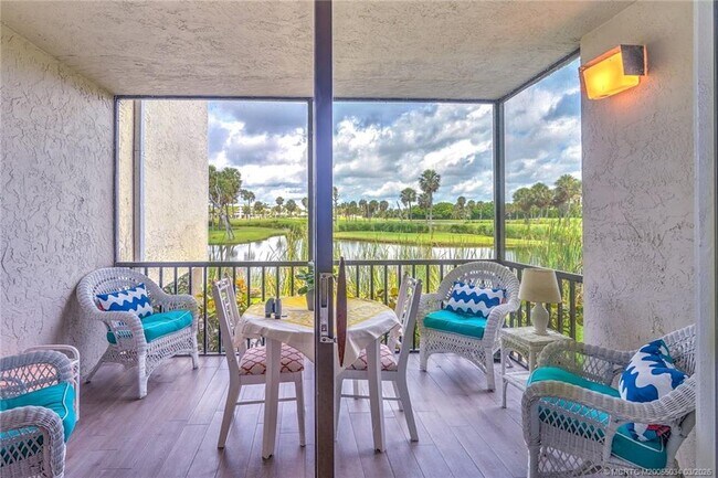 Building Photo - 5553 NE Gulfstream Way