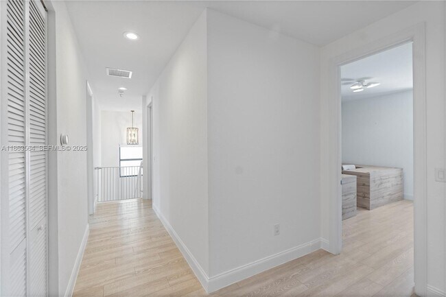 Building Photo - 9974 NW 86th Terrace