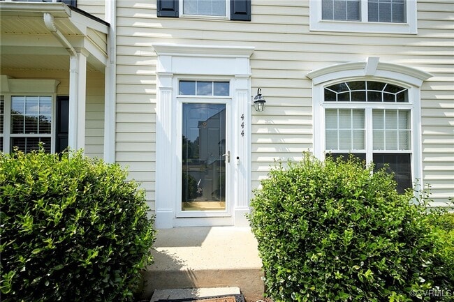 Building Photo - 444 Kingscote Ln