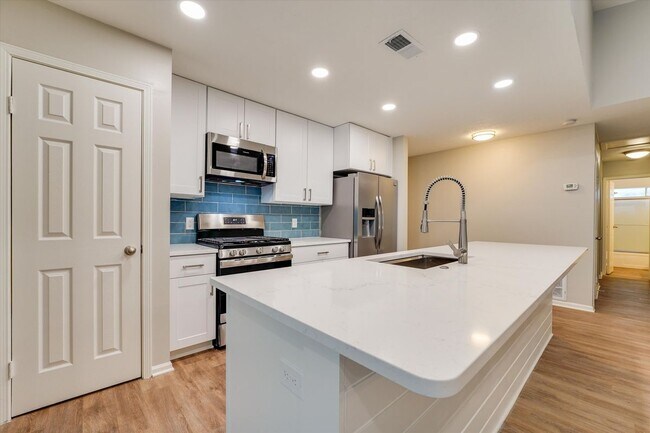 Building Photo - 21 E Brookberry Ct