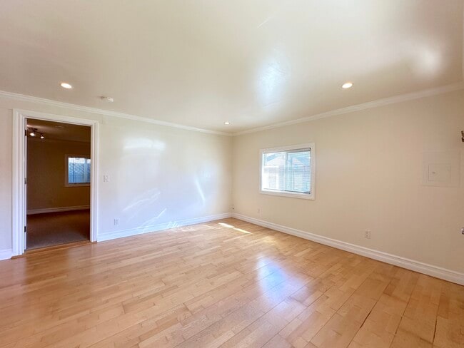 Building Photo - 1363 Sevier Ave