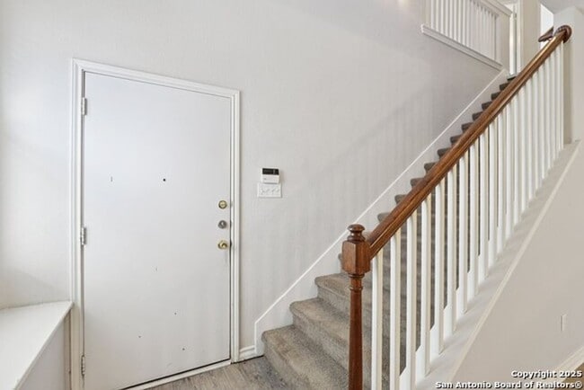 Building Photo - Stunning 4 Bedroom 2.5 Bath home in The Ridge at Lookout Canyon ~ Move in Ready!