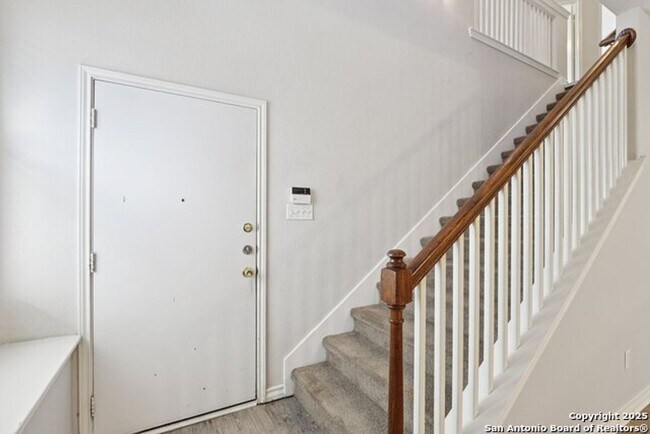 Building Photo - Welcome to your dream home-a stunning 4-bedroom, 2.5-bath residence