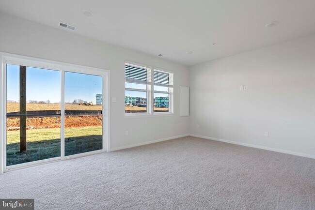 Building Photo - 331 Ensemble Wy