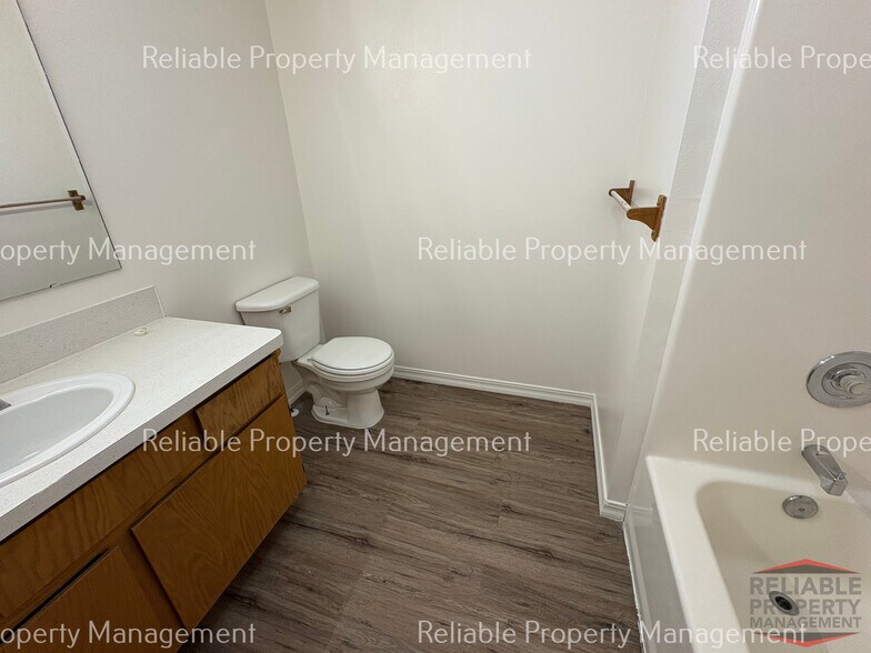 Building Photo - 2234 Meppen Dr