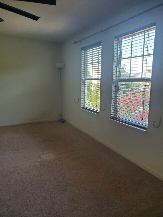 Building Photo - 13973 Catalina Dr