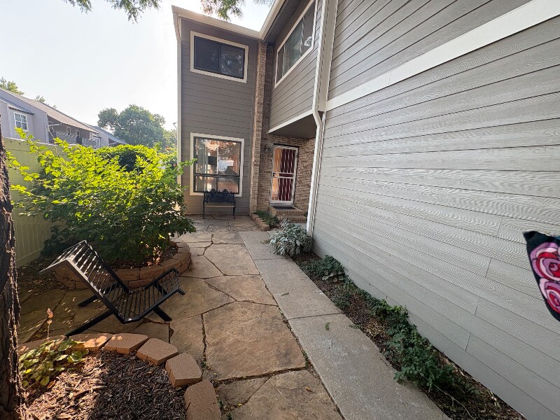Building Photo - 7144 S Vine Cir E