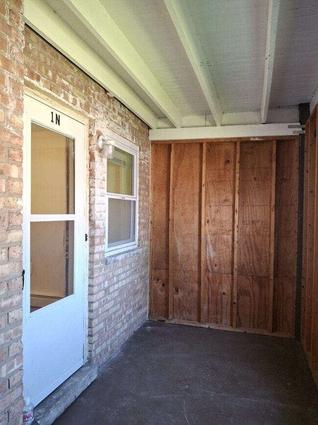 Building Photo - 2127 S 15th Ave