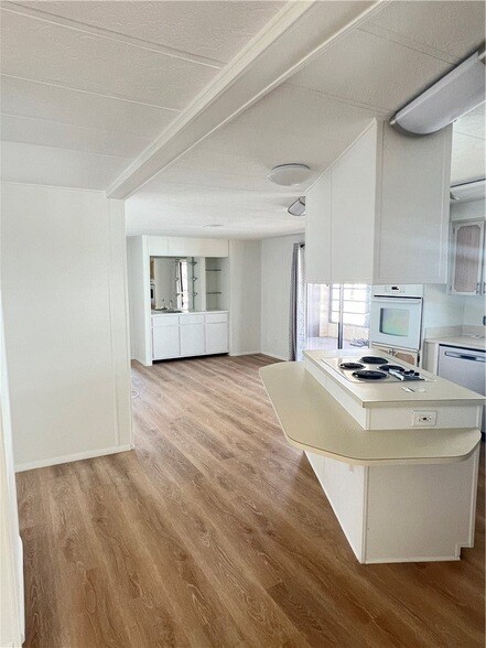 Building Photo - 812 Oleander Cir