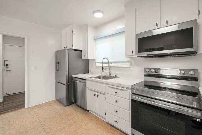 Building Photo - 4096 17th St