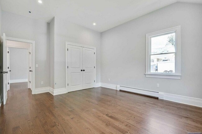 Building Photo - 26 Bogert St