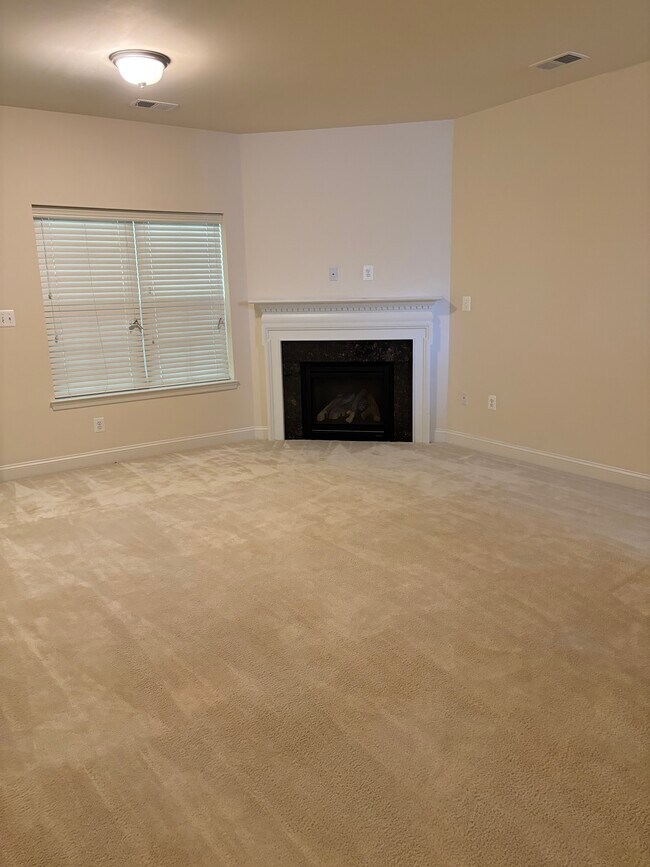 Building Photo - 2655 Glenriver Way