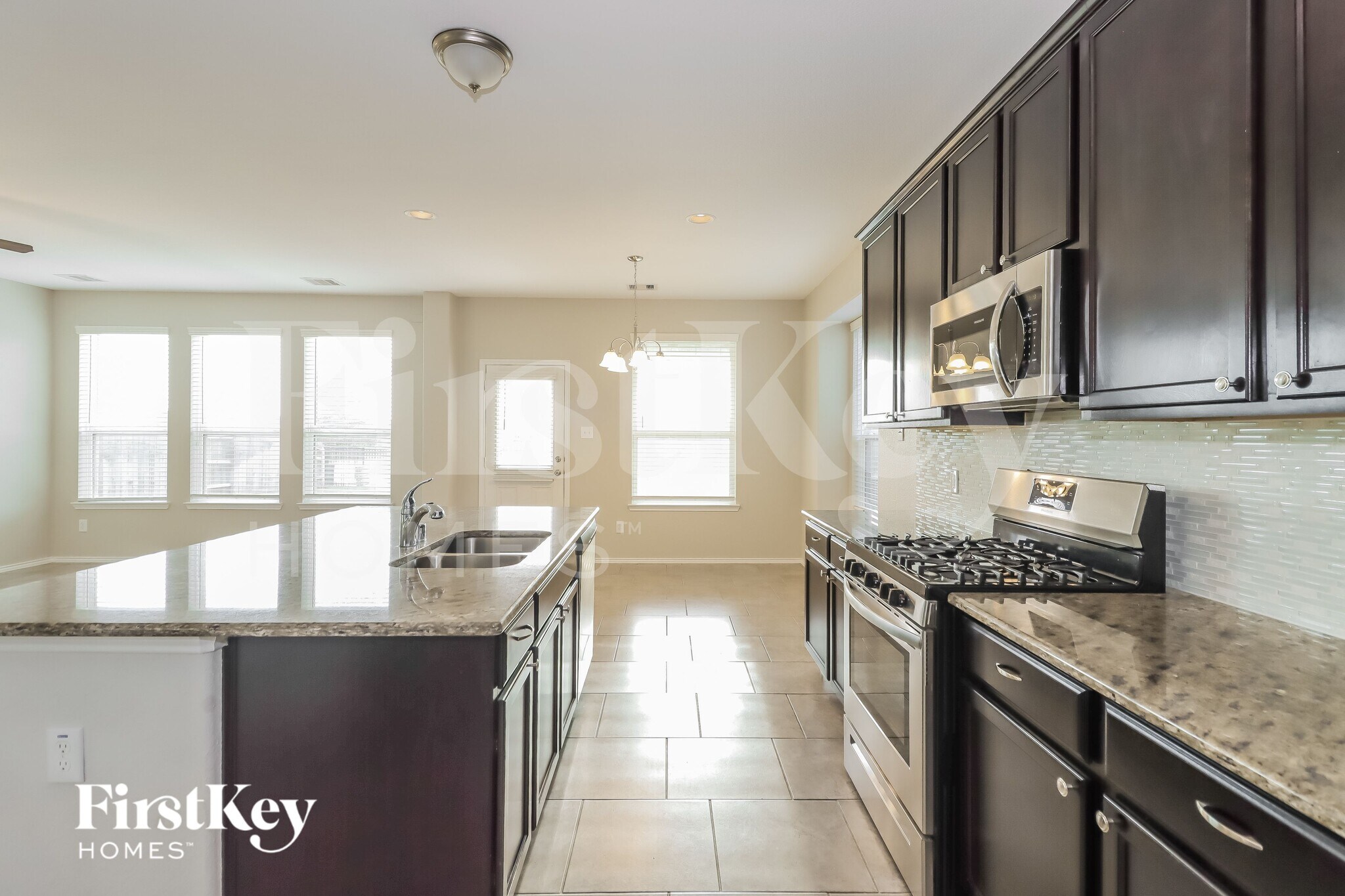 Building Photo - 5010 Naples Grove Ln