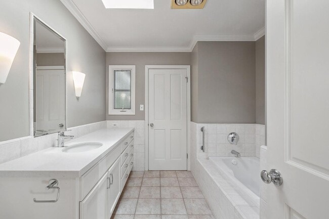 Building Photo - Charming 3-Bedroom Home with Office in desirable Old Palo Alto neighborhood Avail Feb 7th