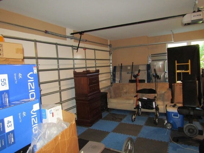 Building Photo - 308 Glenridge Dr