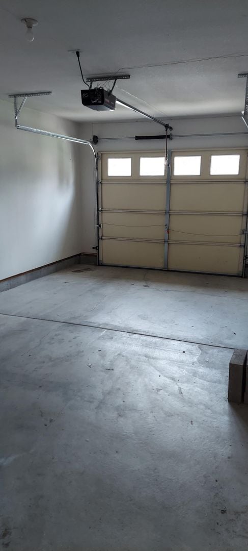 Building Photo - MOVE IN SPECIAL 1/2 OFF 1ST FULL MONTHS RENT- 3 bedroom, 2.5 bath Townhouse in Ashland!!