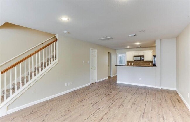 Building Photo - 730 Redwing Pl Dr