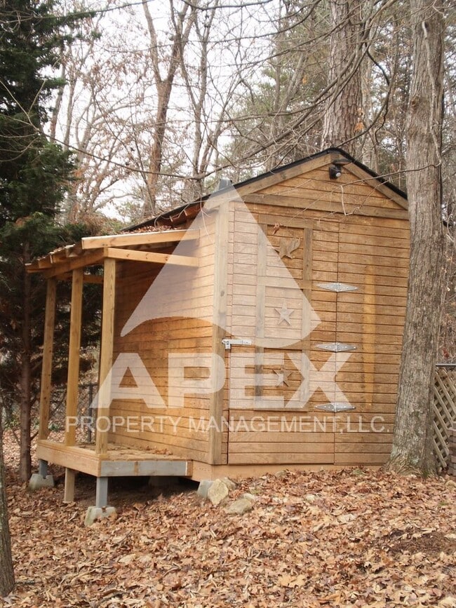 Building Photo - Spacious 3 Bd - 2.5 Ba  Cottage Style 2-St...