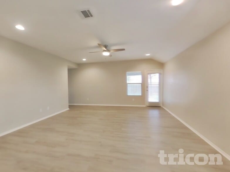 Building Photo - 414 Lance Trail