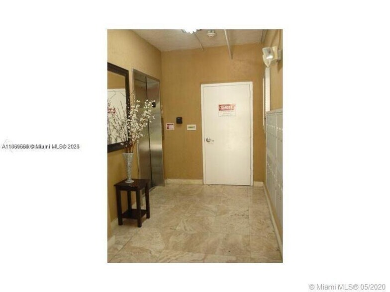 Building Photo - 134 SW 7th Ave