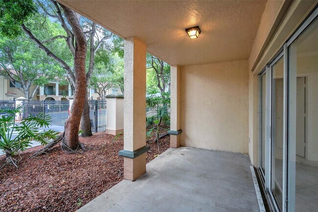 Building Photo - 2498 Centergate Dr