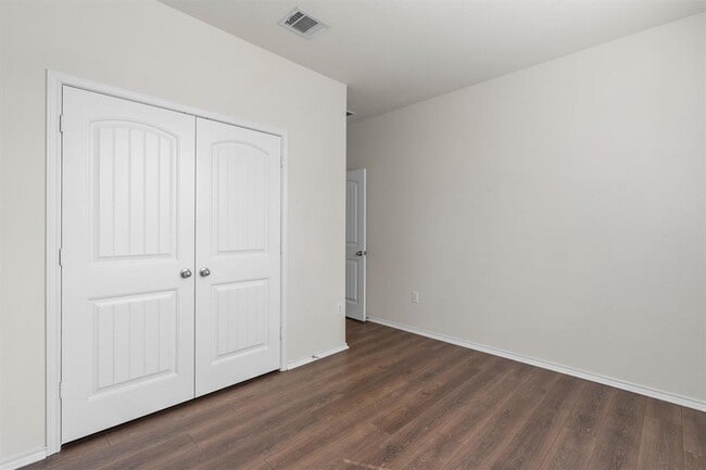 Building Photo - 7604 Knockfin Dr
