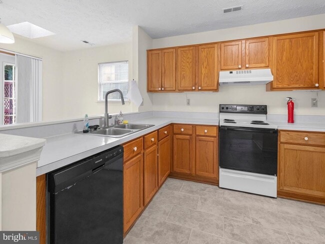 Building Photo - 6120 Gray Wolf Ct