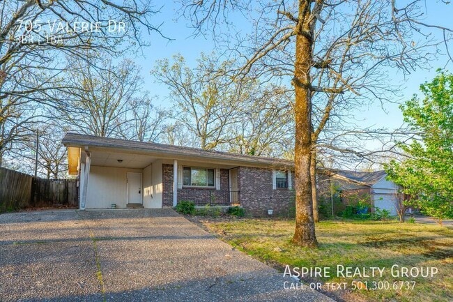 Building Photo - 705 Valerie Dr