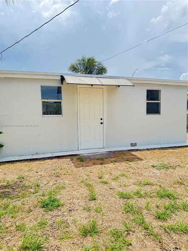 Building Photo - 17645 NW 37th Ave