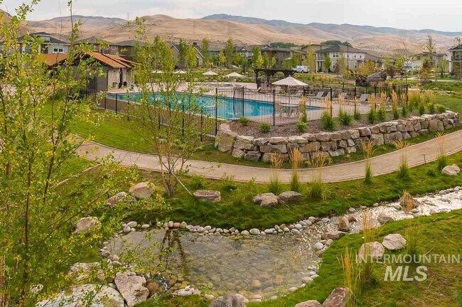 Building Photo - 3714 E Parkcenter Blvd