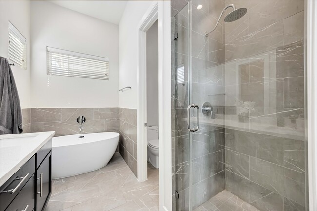 Building Photo - 108 Knightsbridge Park Ln