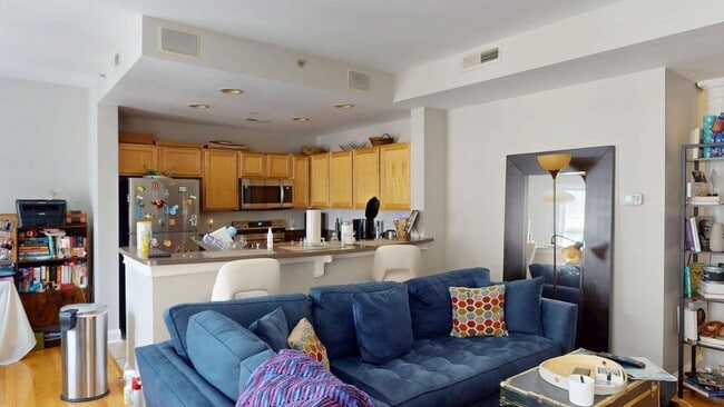 Building Photo - Gateway Plaza in Center City Condo with La...