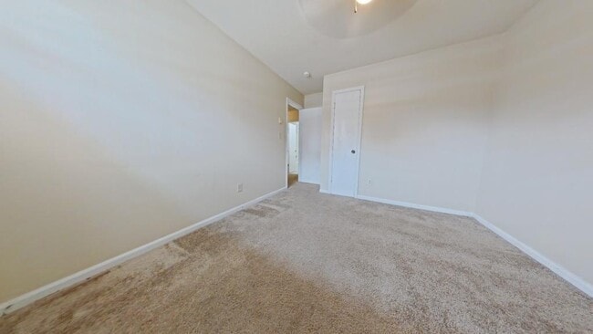 Building Photo - 1105 Meadowbrook Blvd