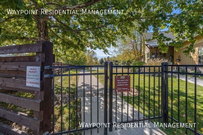 Building Photo - 1415 E Lone Creek Dr