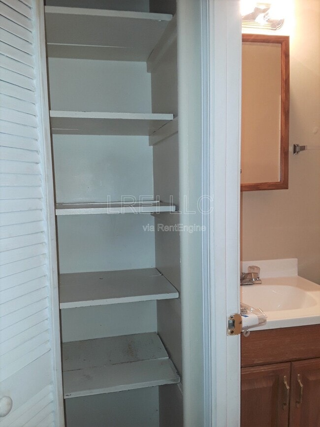 Building Photo - 8602 Gary Wy