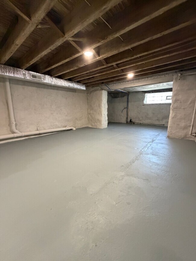 Building Photo - ??? NEWLY RENOVATED 3 BEDROOMS & 2.5 BATH HOUSE LOCATED IN HADDINGTON