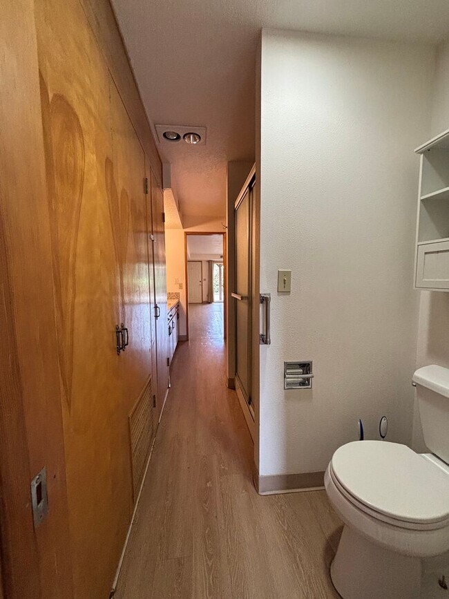 Building Photo - 3 bedroom, 2 bath home in Newberg