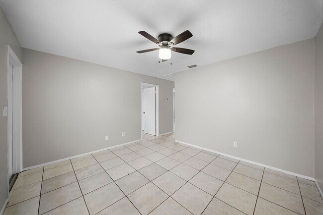 Building Photo - 464 Carolina Ave